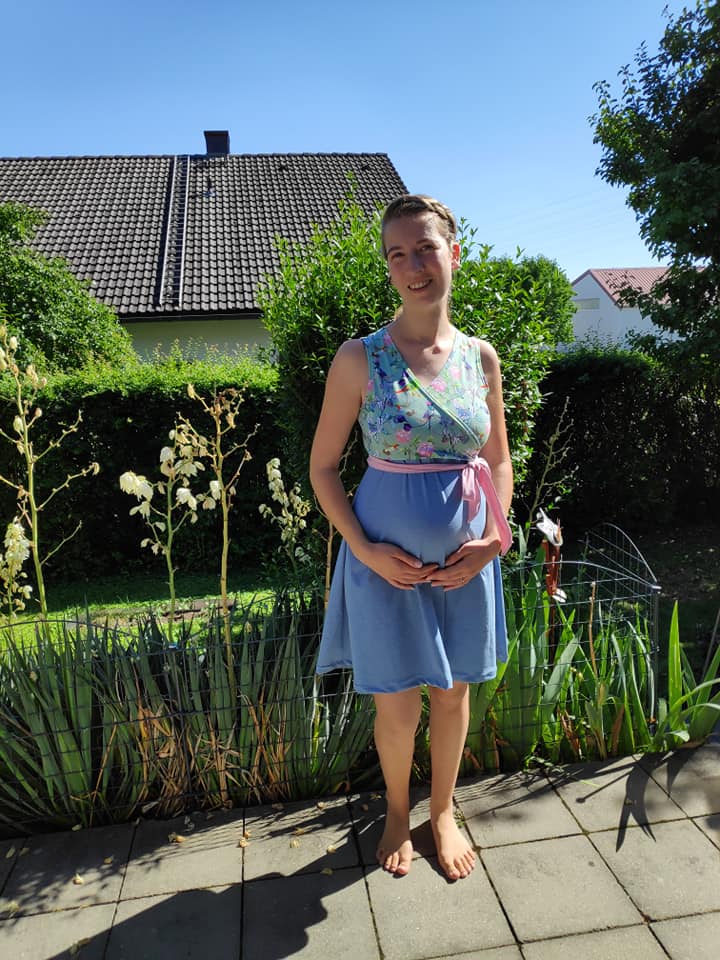 Schnittmuster Umstadskleid Schwangerschaftskleid Stillkleid DIY Umstandsmode Stillmode Schwangerschaft Kleid
